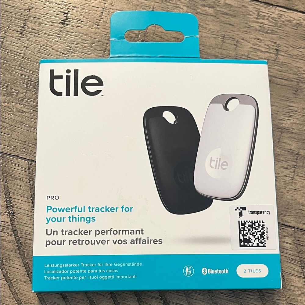 Tile Pro Bluetooth Tracker - Black and White